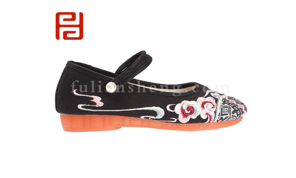 福連升女刺繡盤扣民族中國(guó)風(fēng)繡花鞋老北京布鞋圖片