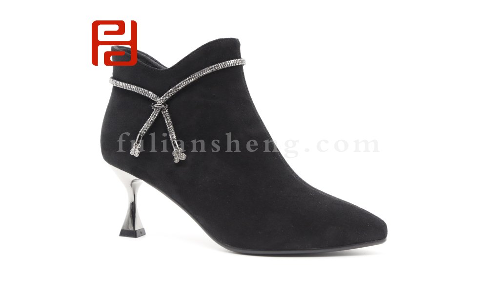 福連升休閑鞋細(xì)跟尖頭短靴女秋冬水鉆加絨短筒靴高跟靴子圖片