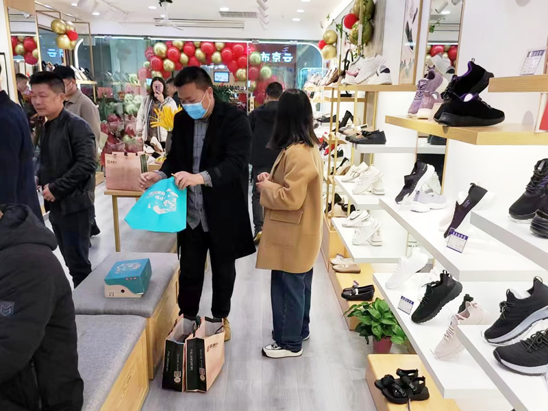 實體鞋店的鞋子利潤多大才賺錢？