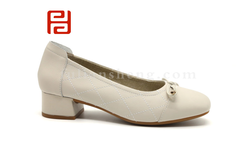 福連升休閑鞋女士小香風(fēng)粗跟圓頭蝴蝶結(jié)棉麻舒適牛皮橡膠圖片