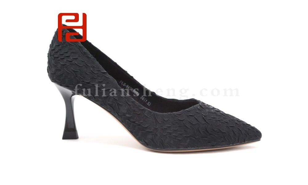 福連升女鞋優(yōu)雅高跟鞋細跟尖頭淺口黑色褶皺春秋新款圖片