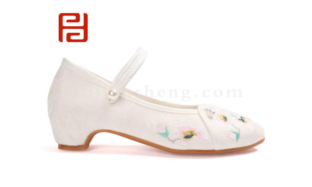 國潮有福 福連升2020春時尚中跟民族風繡花女單鞋(圖4)
