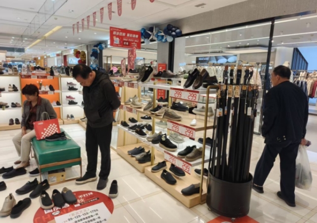 賀：福連升休閑鞋河南洛陽洛龍區專賣店正式開業！