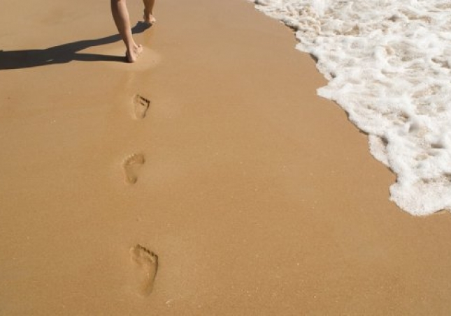 危害中年人足部健康的因素有哪些？