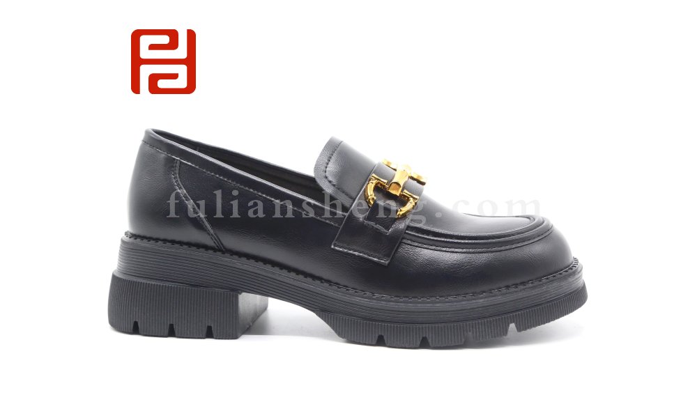 春季新款英倫金屬環(huán)扣復(fù)古樂(lè)福鞋中跟厚底女鞋