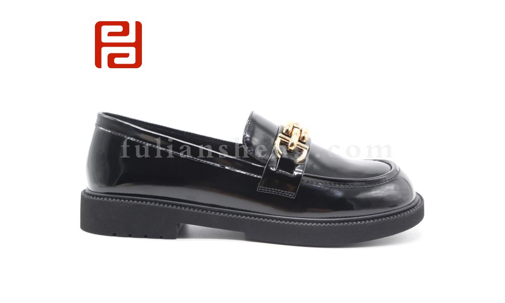 春季新款女鞋低跟時(shí)尚休閑樂(lè)福鞋亮面ins小皮鞋